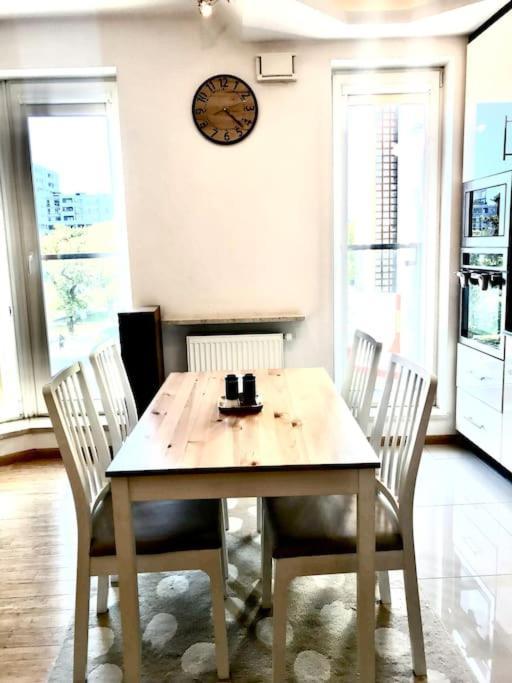 Nowoczesny Apartament Na Pradze Warschau Exterior foto